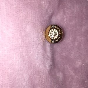 Authentic MK rose pave earrings 💕💕💕